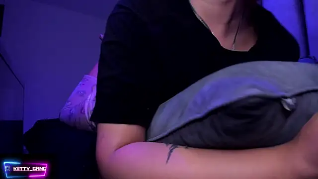 Kitty_Gang's cam snapshot