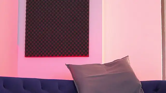 EllieRedd's cam snapshot