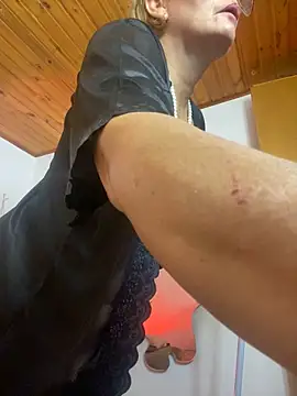 Adeellee_'s cam snapshot