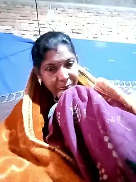 Savita992 live sex cam