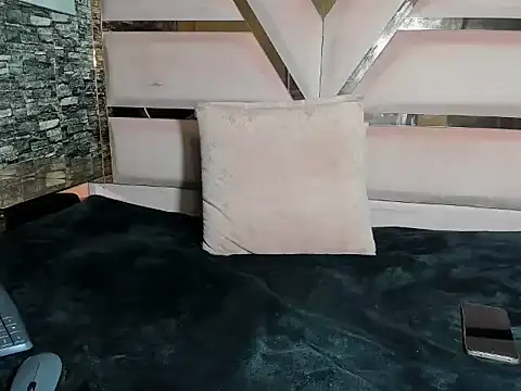 Mila_Leon live sex cam