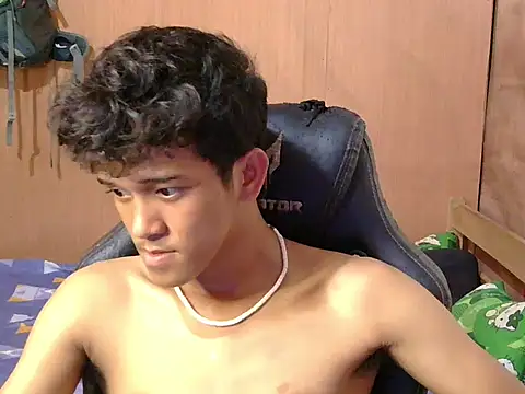 hugekenbigcock live sex cam