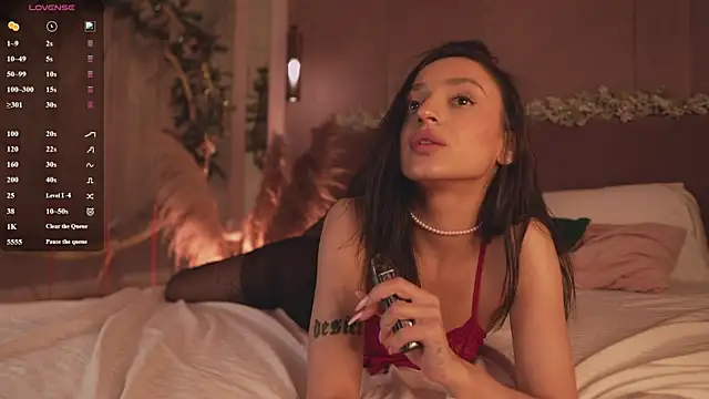 AdoraCortes live sex cam