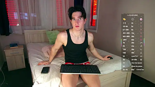 ChristianLevine_'s cam snapshot