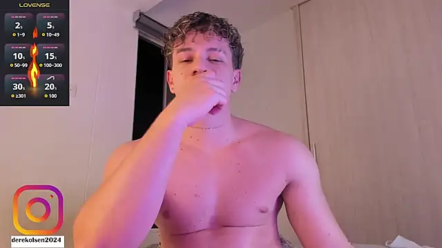 DerekOlsen live sex cam