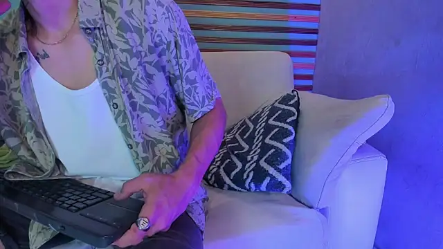 french_sexx's cam snapshot