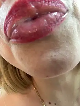 Adeline_1's cam snapshot