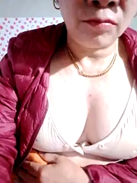 small-house123's cam snapshot