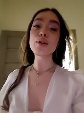 MayaGlow's cam snapshot