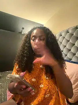 TrueeFantasee live sex cam