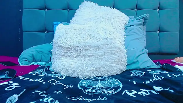 mia_xx1 live sex cam