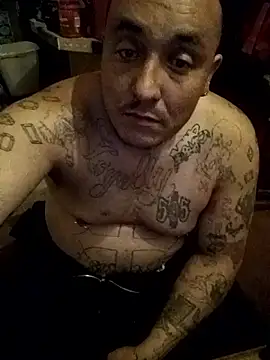 Cutieguyspanks live sex cam