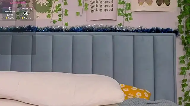 Fit_Brunette_ live sex cam