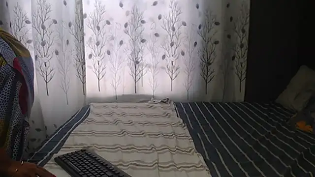 SEXYHUGEASS21's cam snapshot