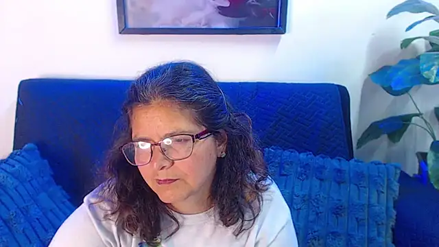 Linda_banks_'s cam snapshot