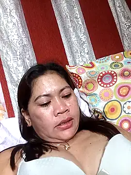 SweetChubbyMommy_02's cam snapshot