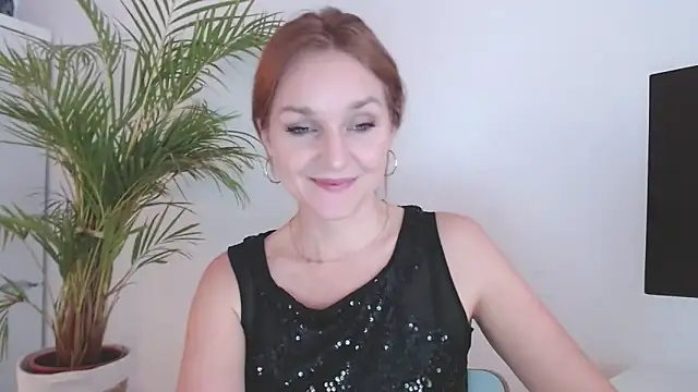 AliciaDesire live sex cam