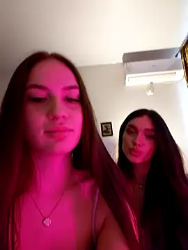 MayaGlow live sex cam