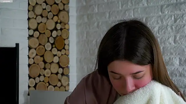 LowOncoming live sex cam