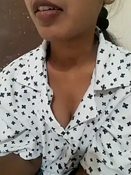 Navya67 live sex cam