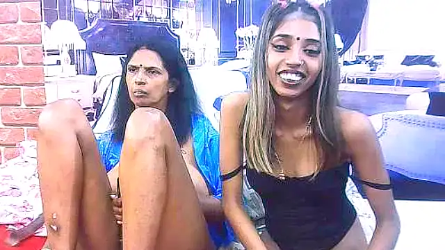 IndianSexySlender live sex cam