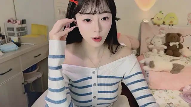 Onecutelittle's cam snapshot