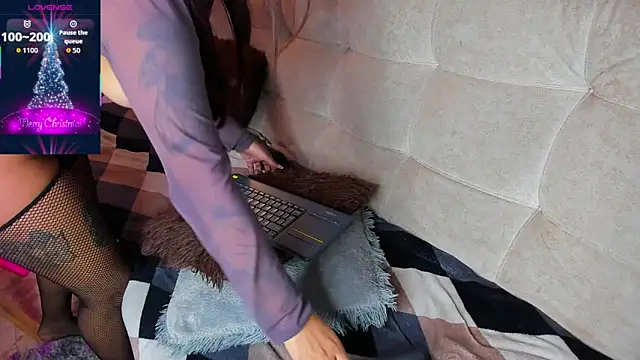 coraline_v's cam snapshot