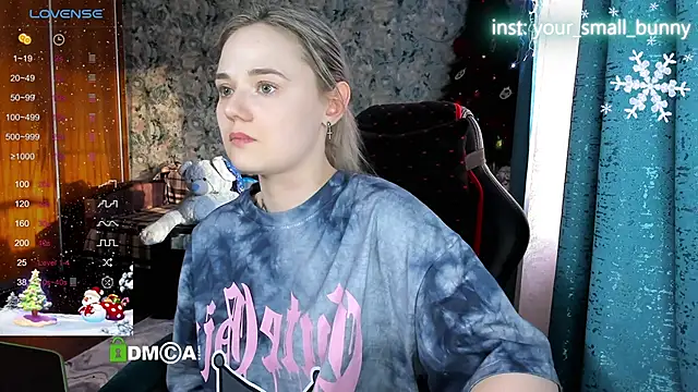 Your_small_bunny's cam snapshot