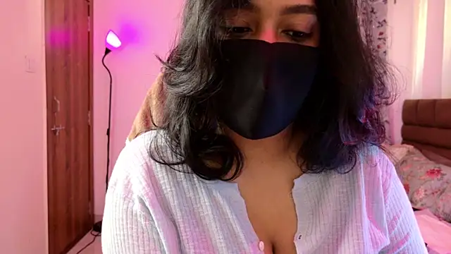 Gulaboo100's cam snapshot