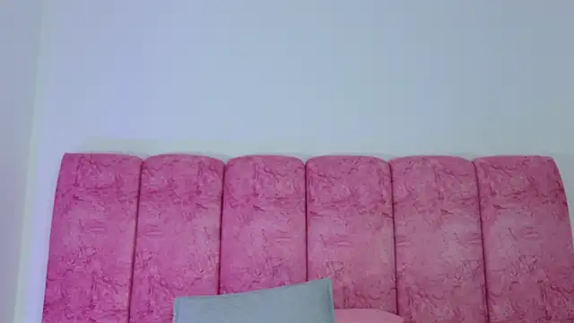 emmacurvy's cam snapshot