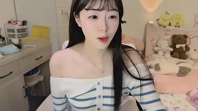 Onecutelittle's cam snapshot