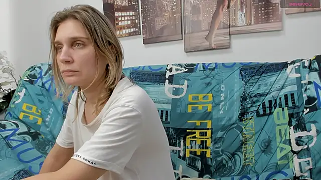 Tenderly_Sophie's cam snapshot