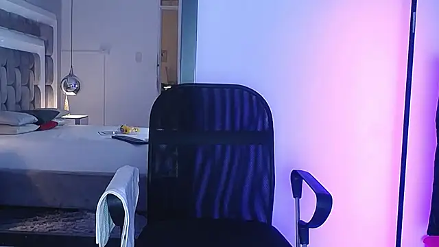 Ethan_Greys's cam snapshot