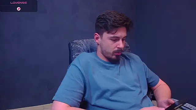 EnzoRace live sex cam