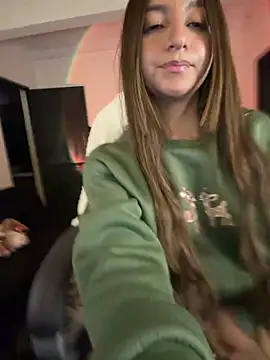 aly_golden_ live sex cam