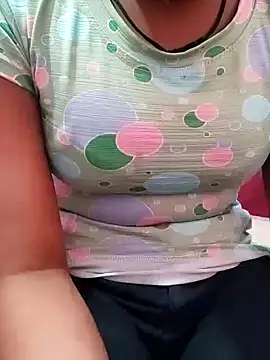 pari_rani7's cam snapshot