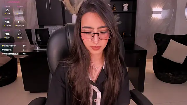 LarisaSmirnov live sex cam