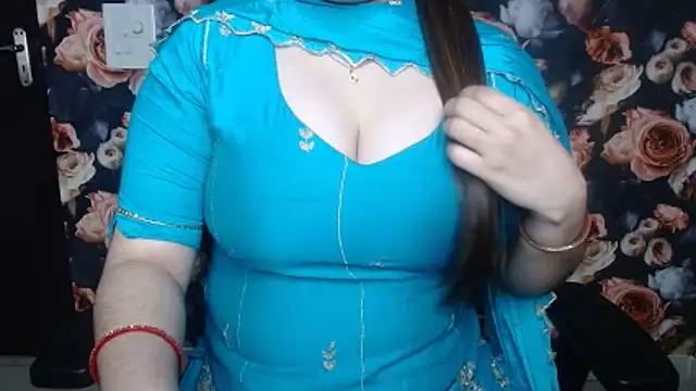 green_girl's cam snapshot