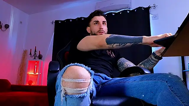 MightyAaron66's cam snapshot