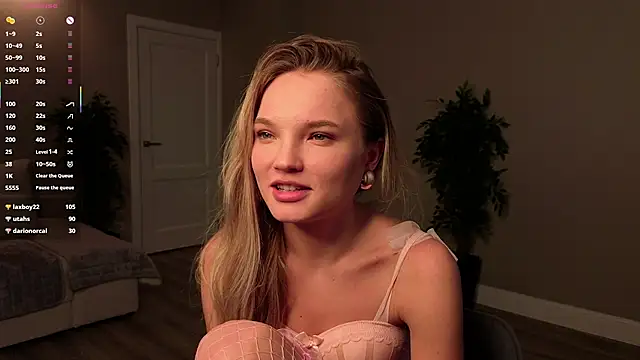 JulieLupo's cam snapshot