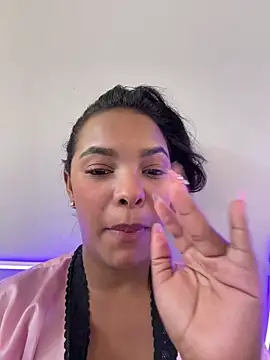 MIAROGGERSS's cam snapshot