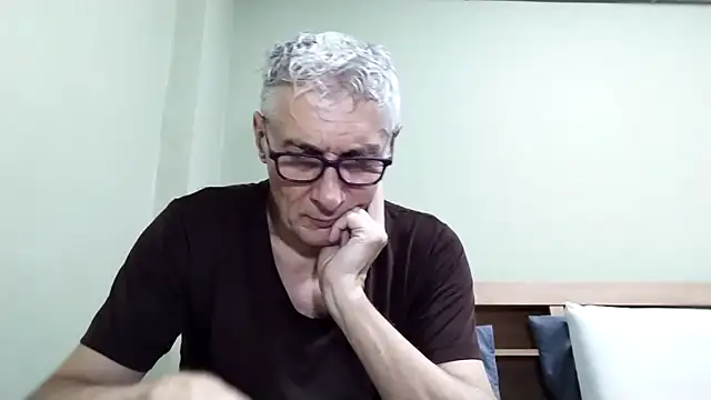 BIGUNCUTHARDCOCK live sex cam