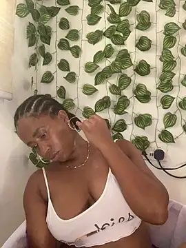 MISSMAYMADMYDAY's cam snapshot