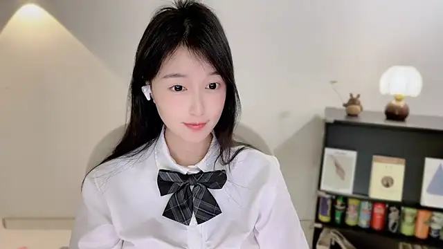 Onechestnut's cam snapshot