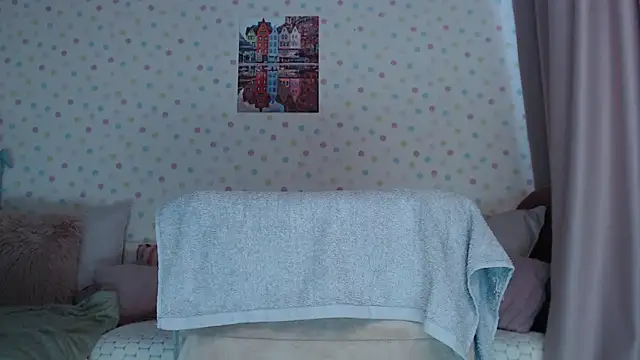 little_paw_'s cam snapshot