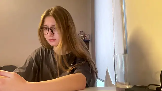 Callmeee_star's cam snapshot