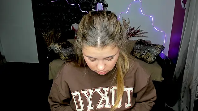 IsabellaBler's cam snapshot