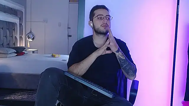 Ethan_Greys's cam snapshot