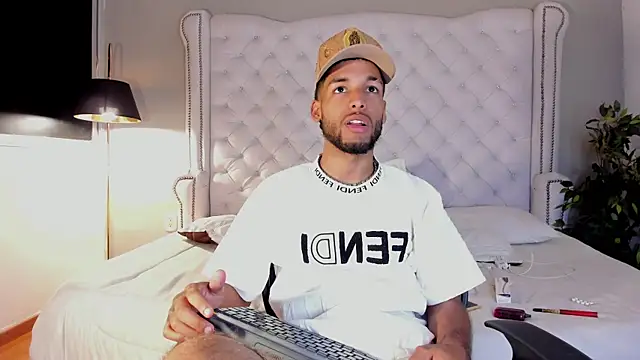 Thiagoferreti live sex cam