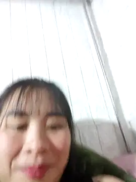 Squirrel-Pear live sex cam